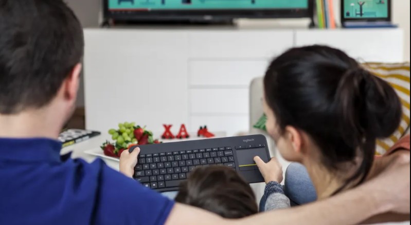 logitech-touch-k400-plus-wireless-keyboard